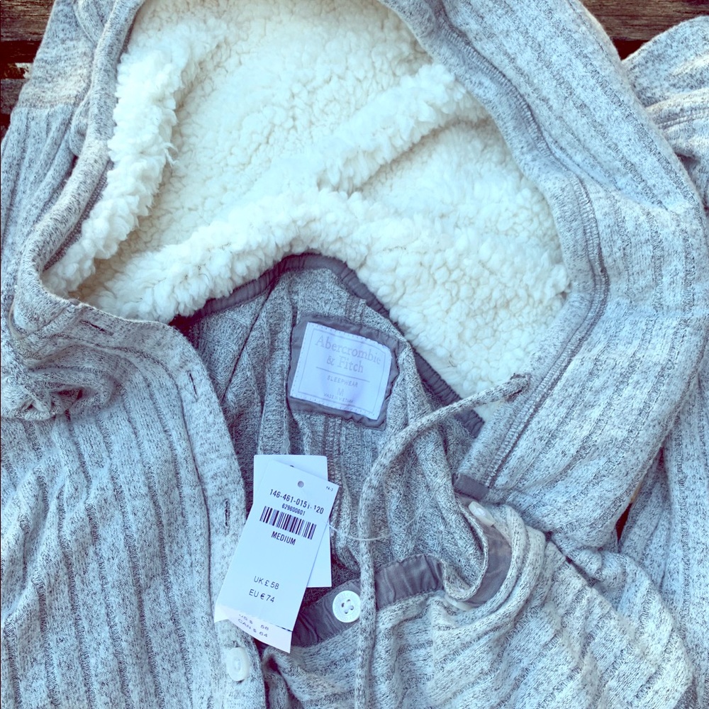 NWT!!  Abercrombie sleep suit with fuzzy hood
